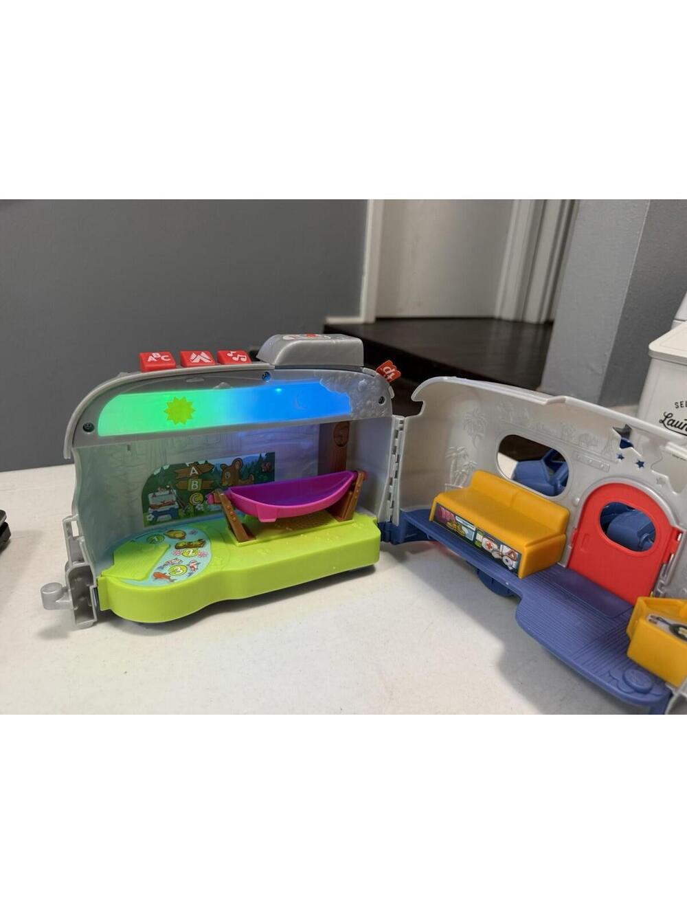 Fisher Price Little People Light-Up Learning Camper RV Kayak Car Playset Works - Picture 4 of 12